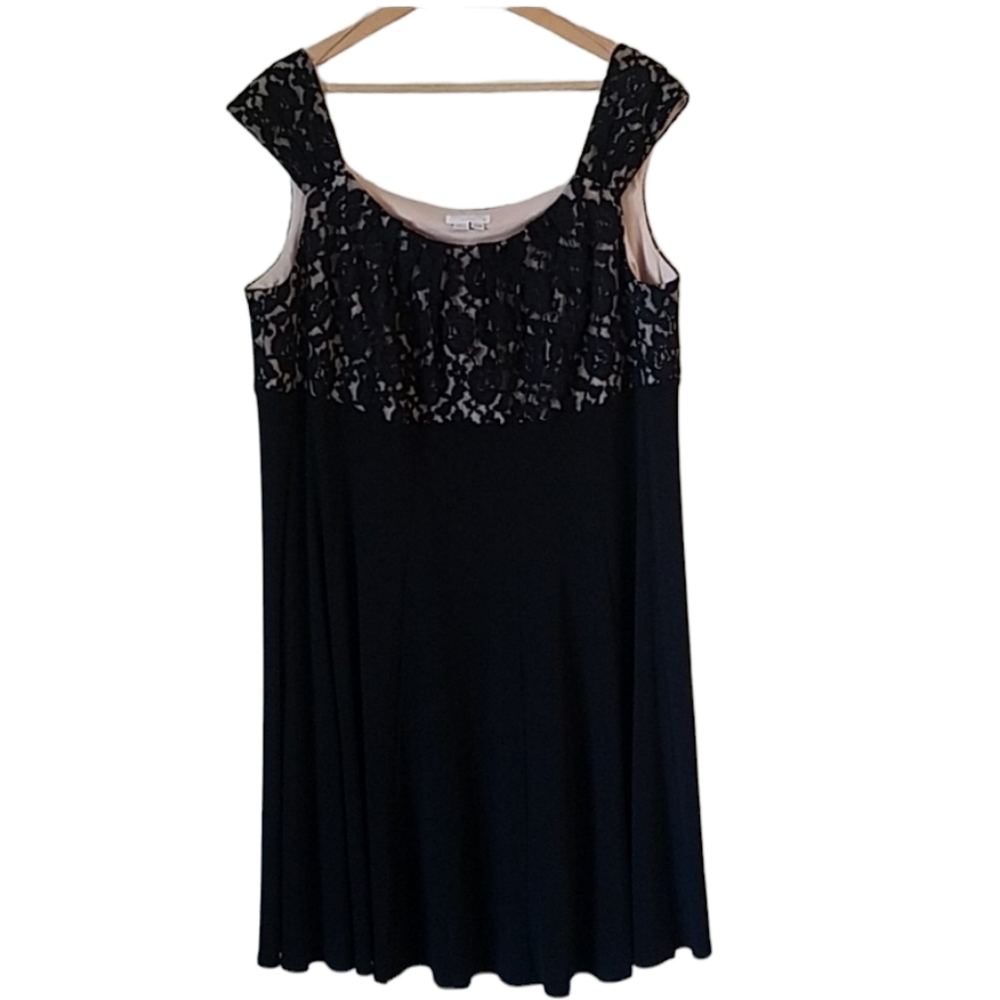 London Times Black Floral Lace Cocktail Dress